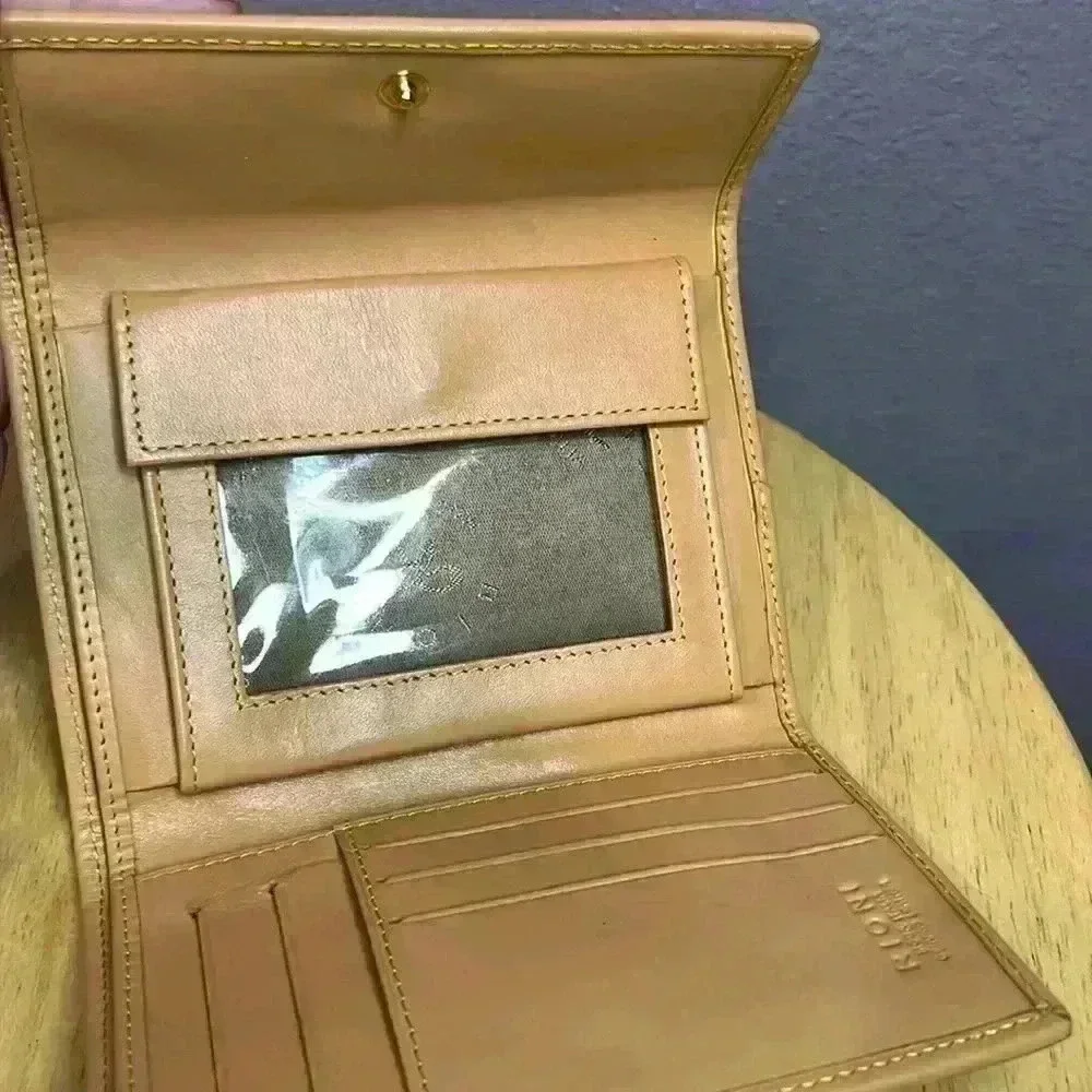 Rioni nwot cork